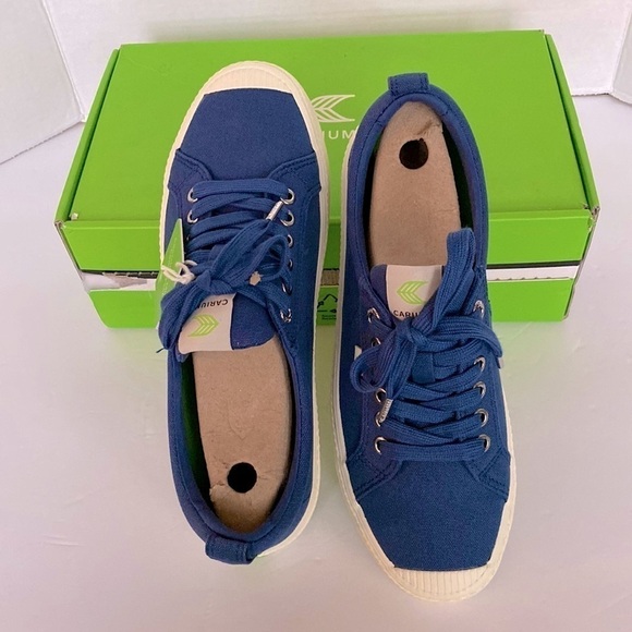 Cariuma OCA Shadow Blue Canvas Sneaker Unisex Low Top Size 9.5 Women’s | 8 Men’s - Picture 3 of 9